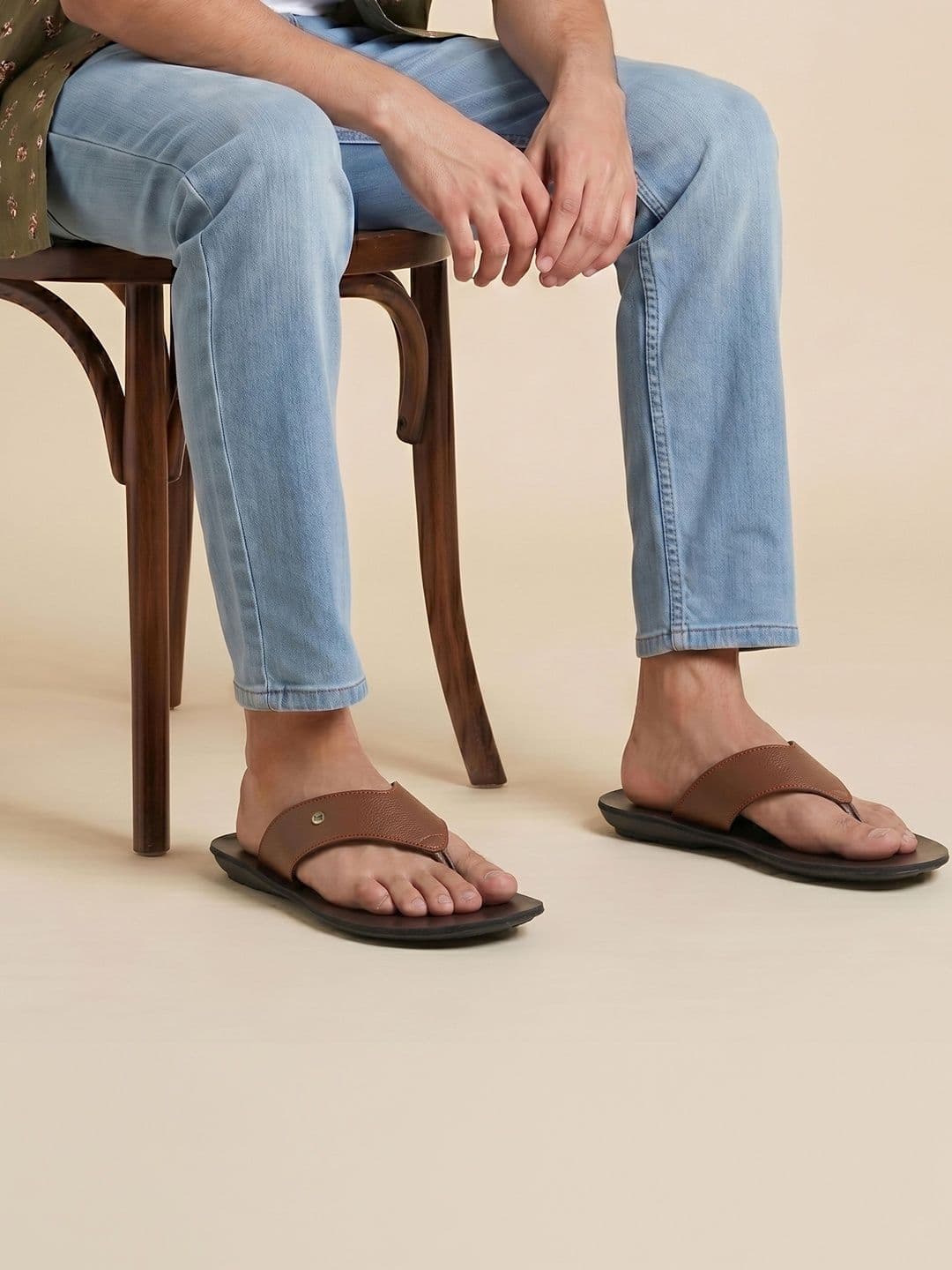 Metro Men Thong Flip-Flops - view 1