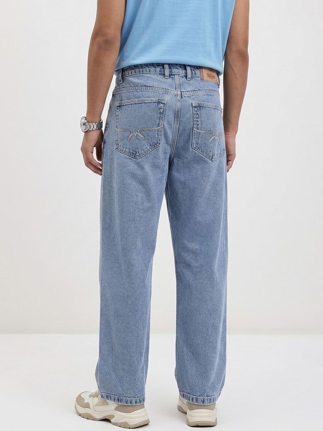 Roadster Men Relaxed Fit Mid-Rise Heavy Faded Pure Cotton Jeans thumbnail 6
