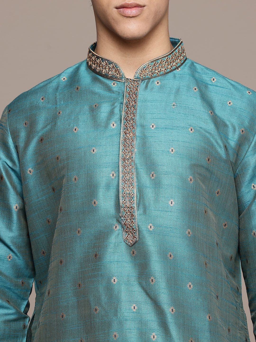 Dincharya Men Thread Work Kurta thumbnail 4