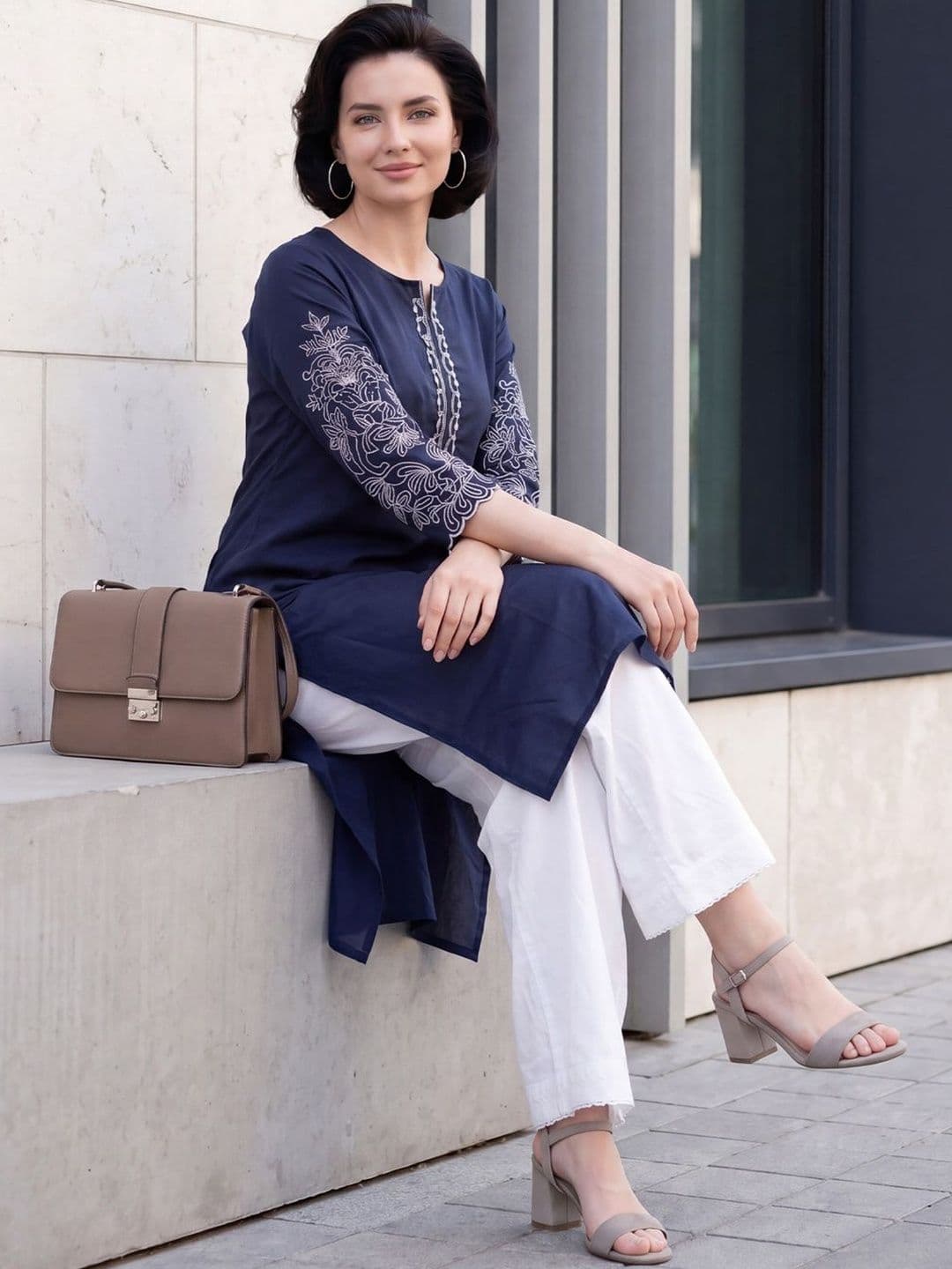 Indo Era Women Ethnic Motifs Embroidered Thread Work Kurta thumbnail 6