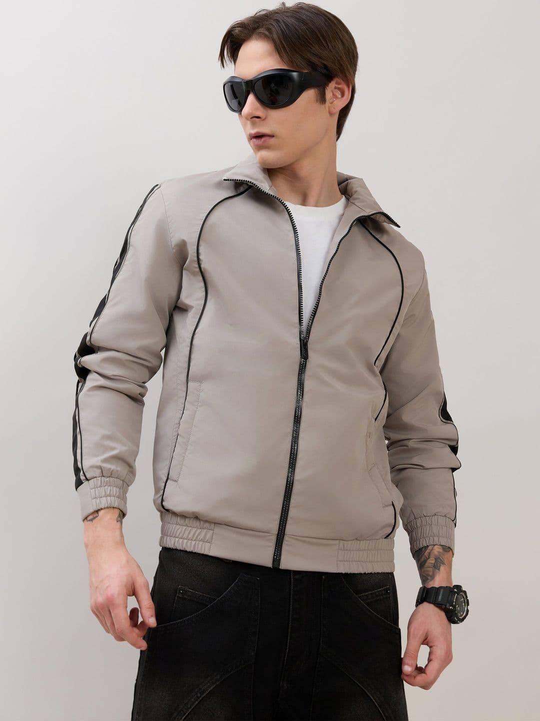 Espanshe Men Colourblocked Lightweight Sporty Jacket - view 1