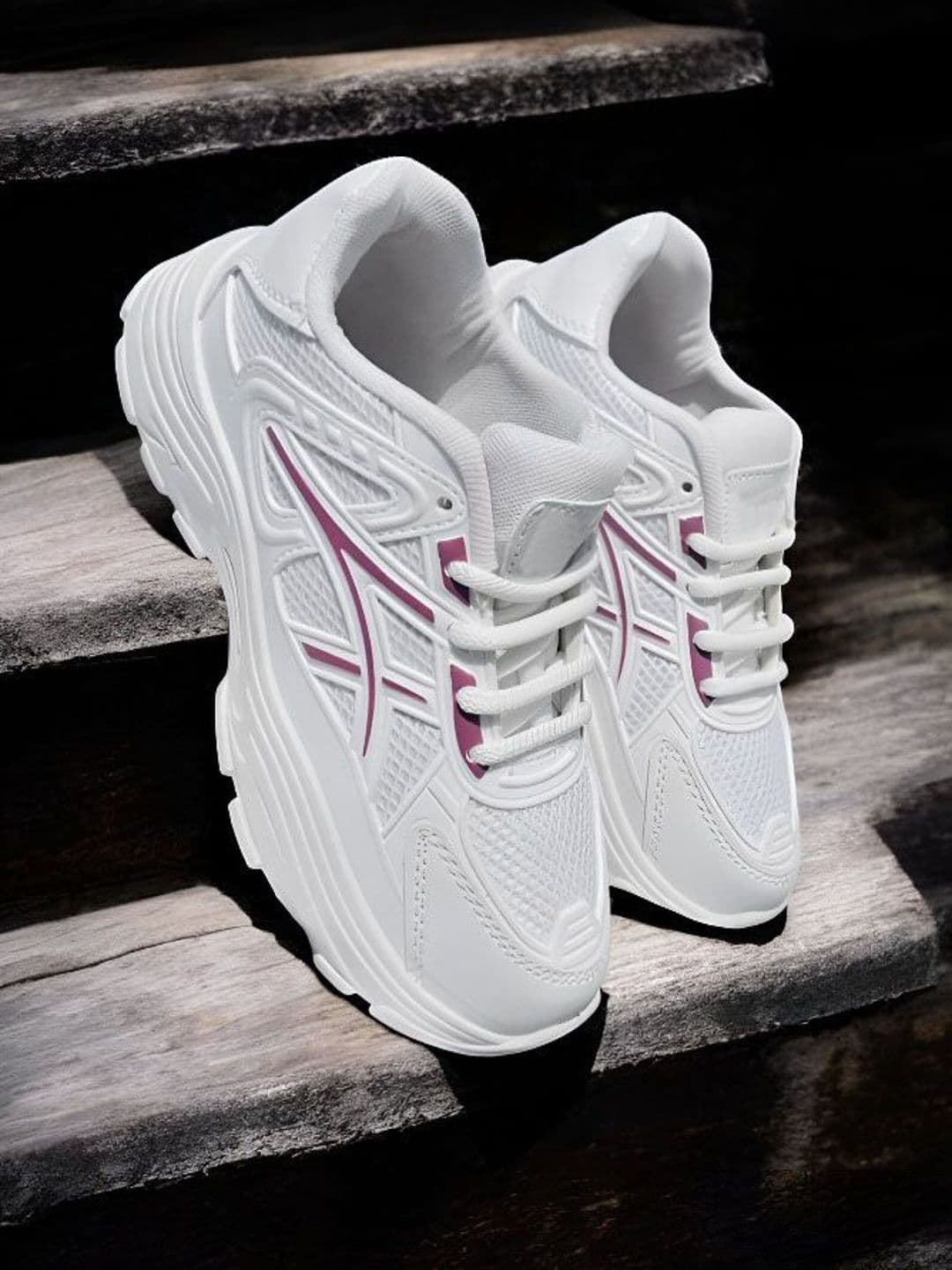 The Roadster Lifestyle Co Walking Non-Marking Sports Shoes thumbnail 2