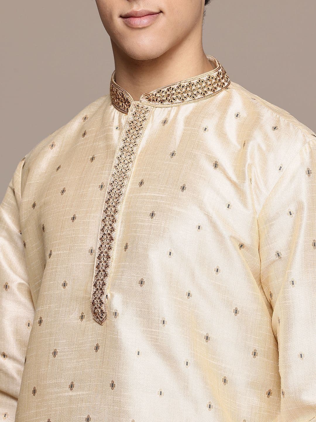Dincharya Men Embellished Kurta thumbnail 3