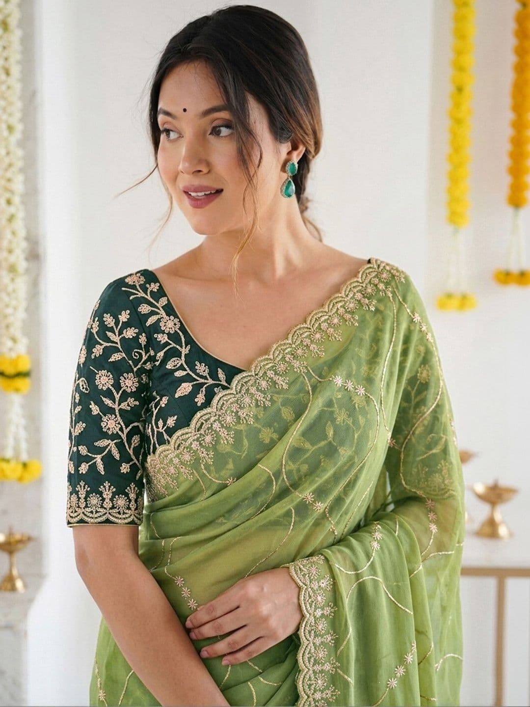 Satrani Floral Embroidered Pure Georgette Saree With Designer Blouse thumbnail 5