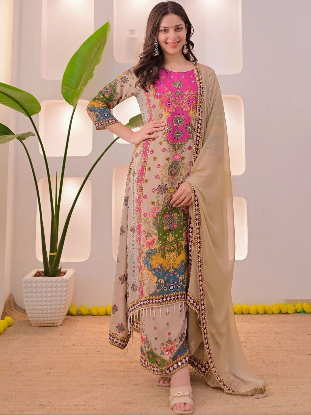 kiyooclothing Women Ethnic Motifs Printed Regular Kurta with Patiala & With Dupatta thumbnail 3