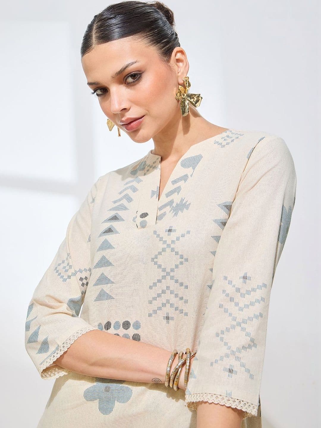 Sangria Cotton Printed Tunic with Palazzos thumbnail 6