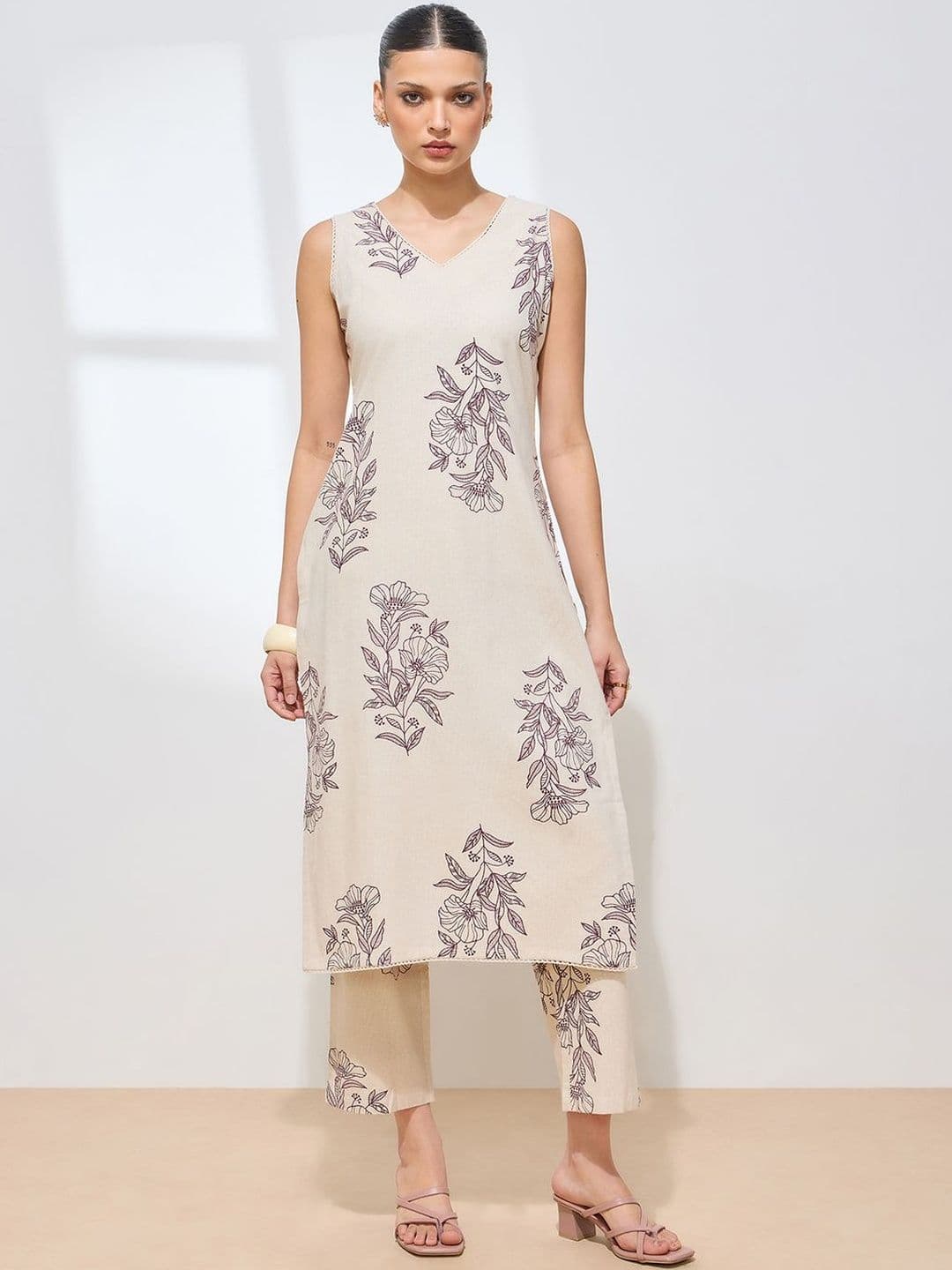 Sangria Floral Cotton Printed Tunic with Trousers thumbnail 7