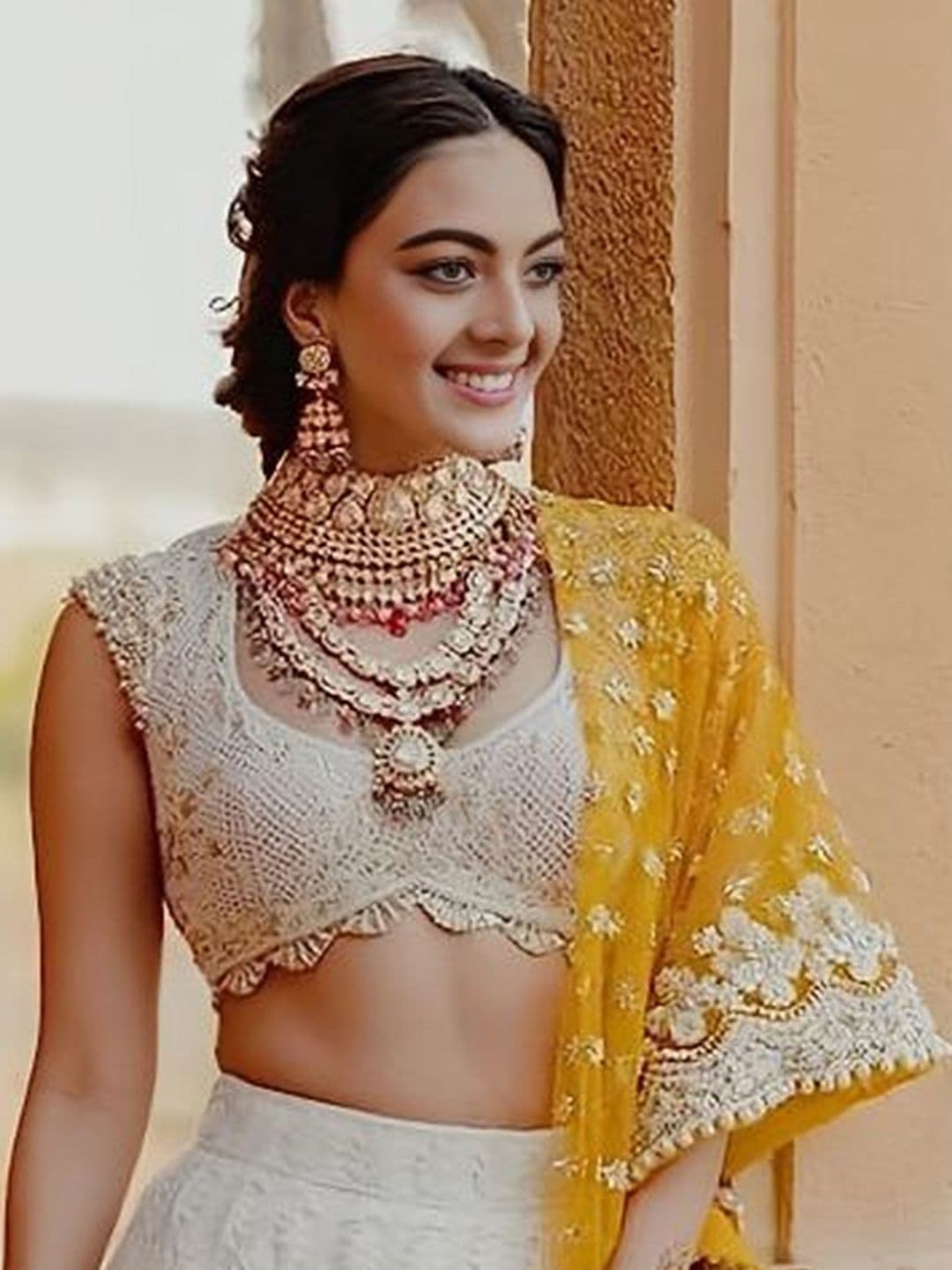 ETHNIC PLUS White Embroidered Sequinned Net Semi-Stitched Georgette Lehenga & Blouse With Dupatta thumbnail 3