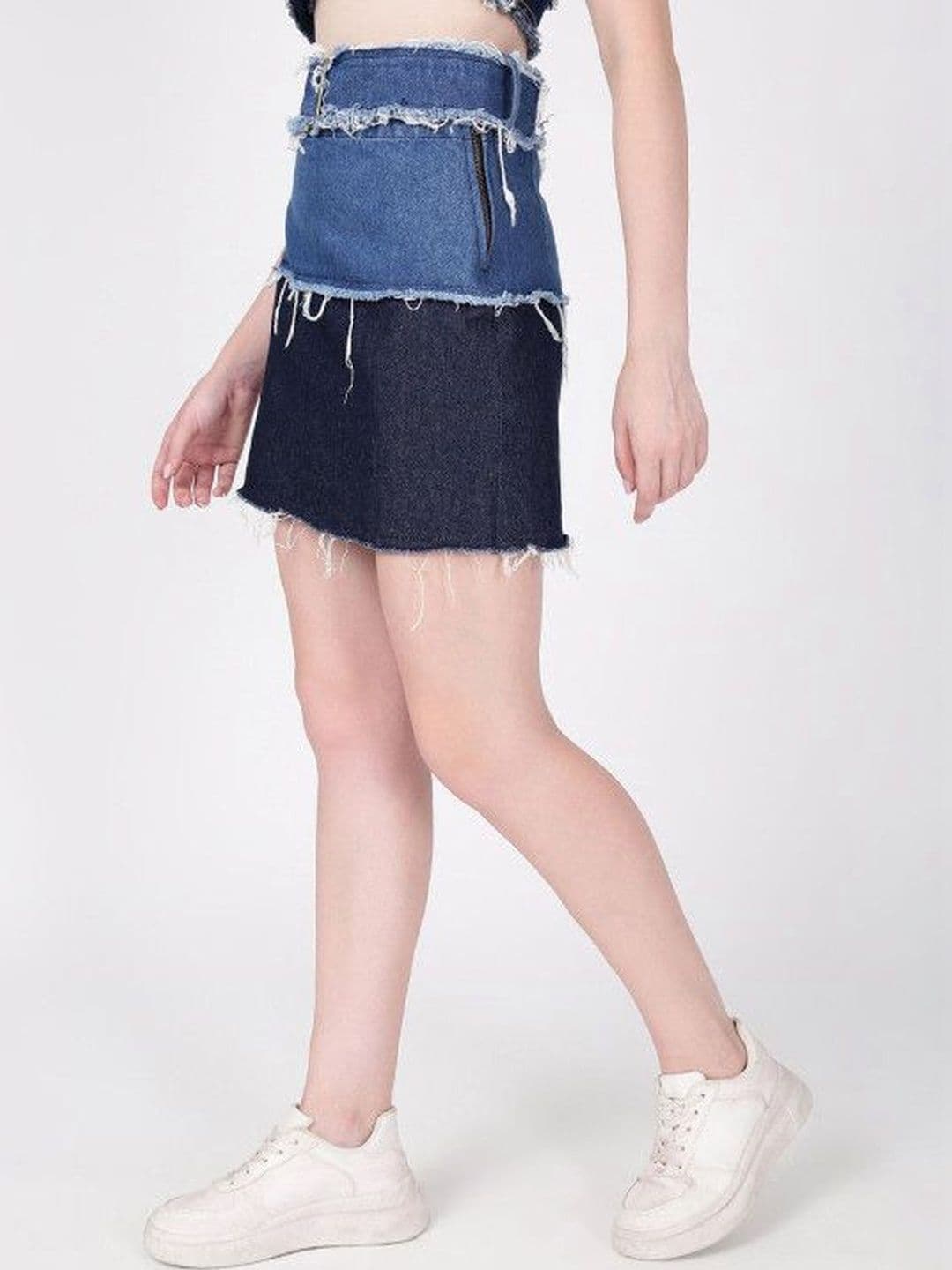 Bene Kleed Women Blue Pure Cotton Blend Colourblocked Frayed Denim Mini Straight Skirt thumbnail 4
