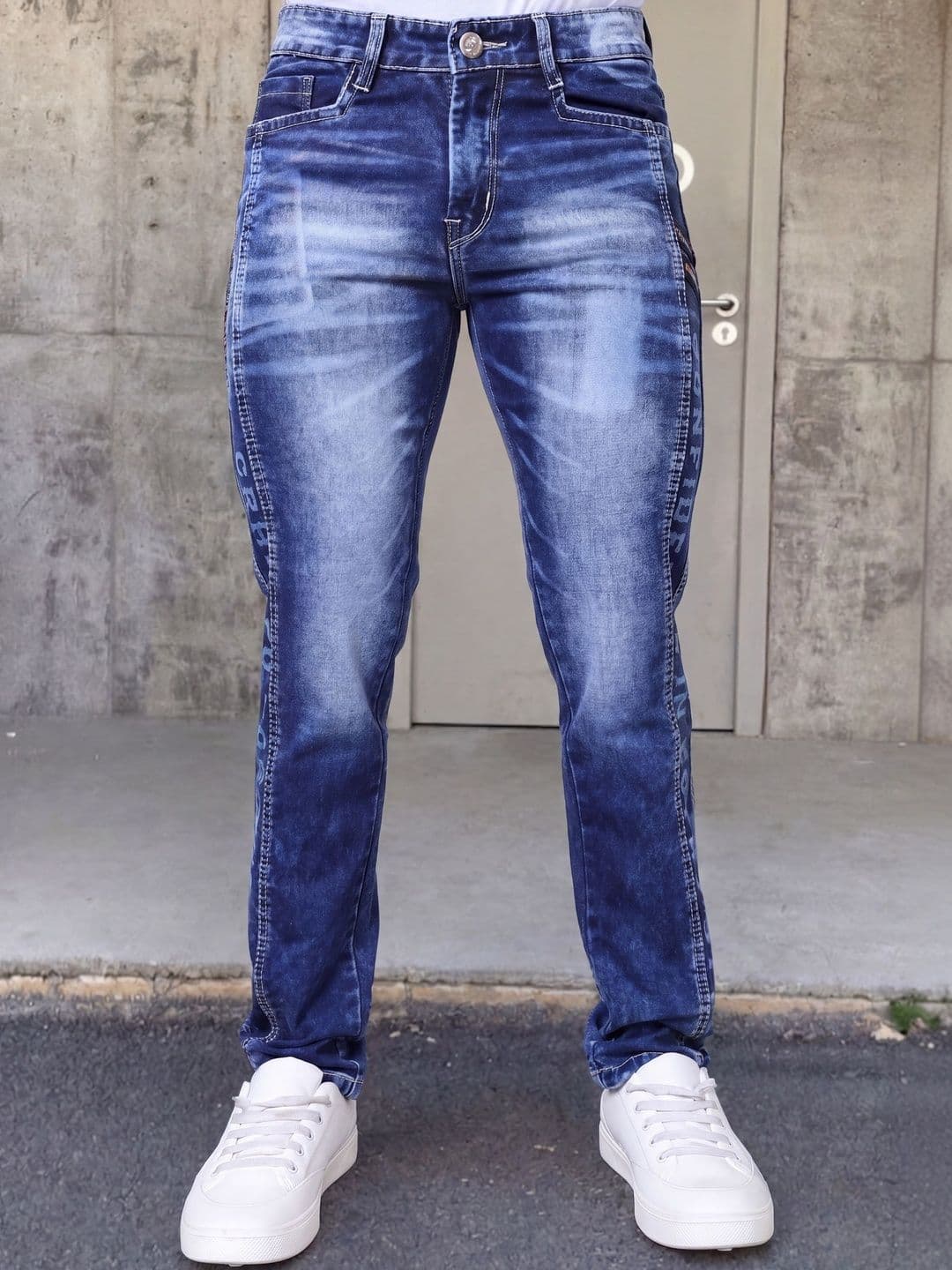 GEX Men Regular Fit Mid-Rise Light Fade Jeans - view 1