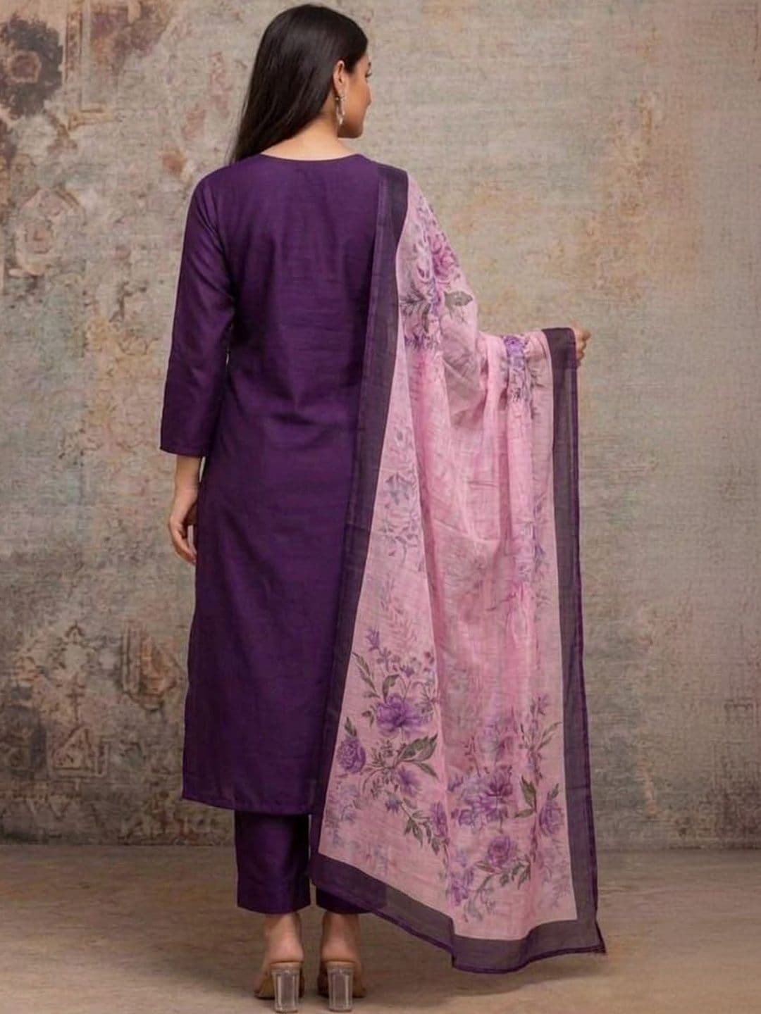 TIBAKKDI Women Floral Embroidered Regular Thread Work Kurta with Trousers & With Dupatta thumbnail 4
