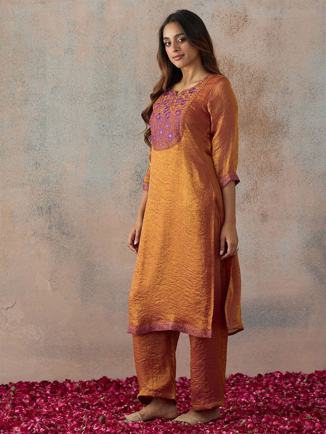 Anouk Mirage Women Ethnic Motifs Embroidered Regular Thread Work Kurta with Trousers thumbnail 5
