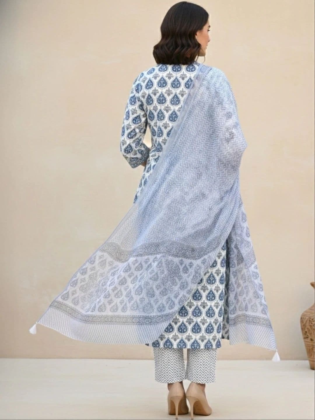 Sangria Printed V-Neck Kurta Sets thumbnail 4