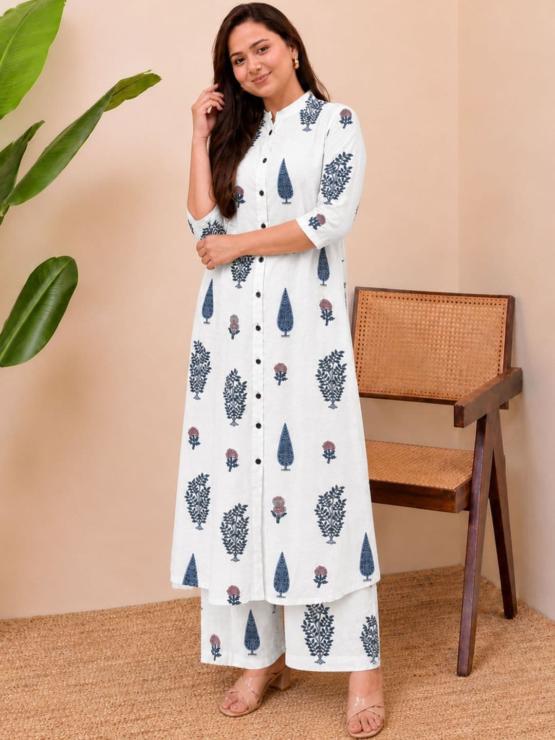 Klere Women Ethnic Motifs Printed Regular Kurta with Palazzos thumbnail 5