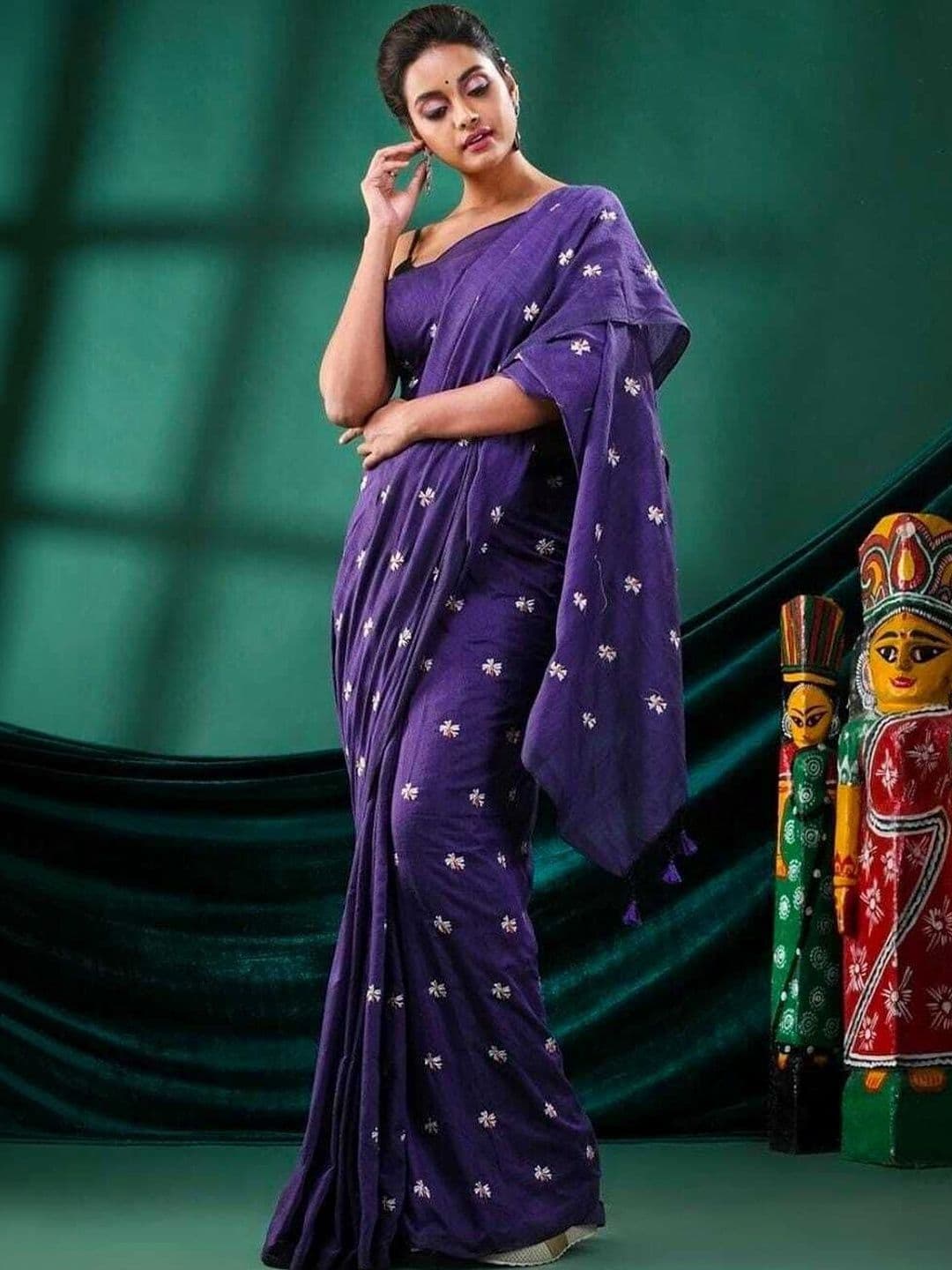 all about you Embellished Embroidered Handloom Khadi Saree thumbnail 3