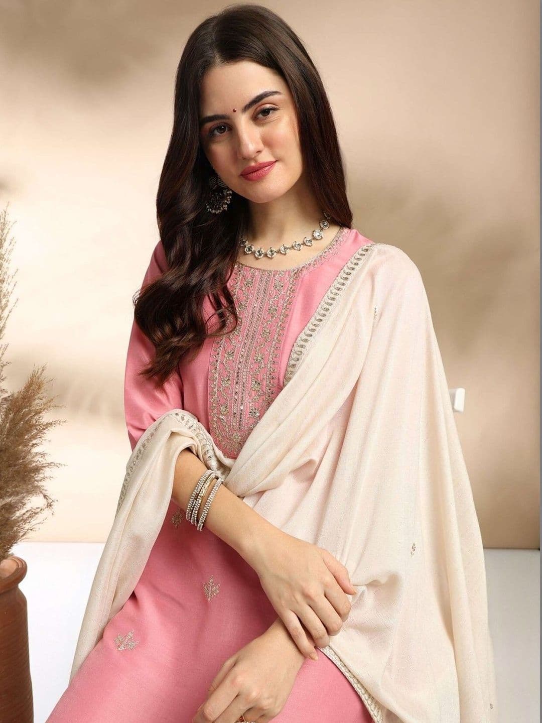 CLAVINET Women Ethnic Motifs Embroidered Regular Thread Work Kurta with Trousers & With Dupatta thumbnail 4