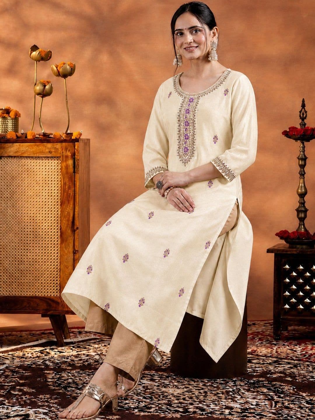 rarethread Women Ethnic Motifs Embroidered Thread Work Kurta thumbnail 5