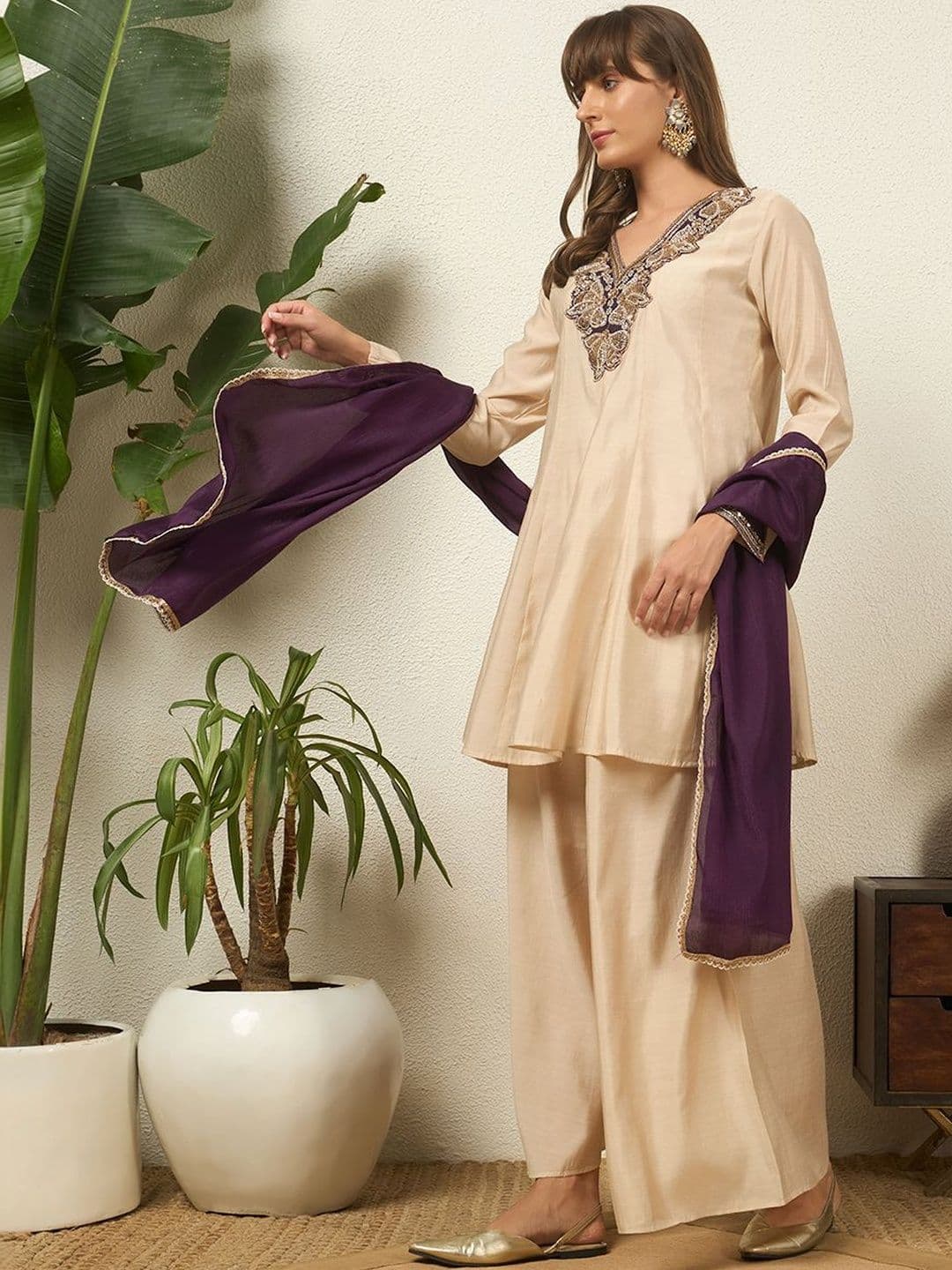 Honky Tonky Women Ethnic Motifs Embroidered Regular Thread Work Kurti with Palazzos & With Dupatta thumbnail 5