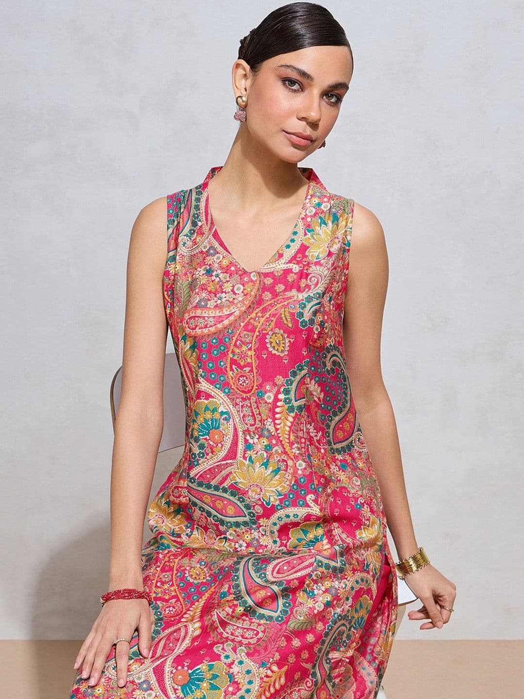 FLOWERVELLY Women Ethnic Motifs Printed Regular Kurta with Trousers thumbnail 3