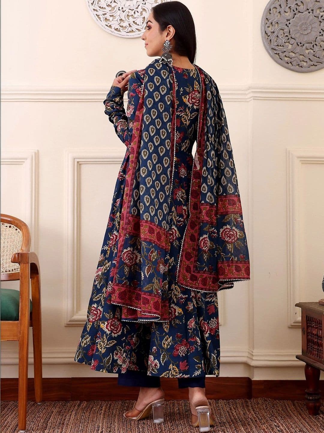 HERE&NOW Women Floral Printed Empire Kurta with Palazzos & With Dupatta thumbnail 5