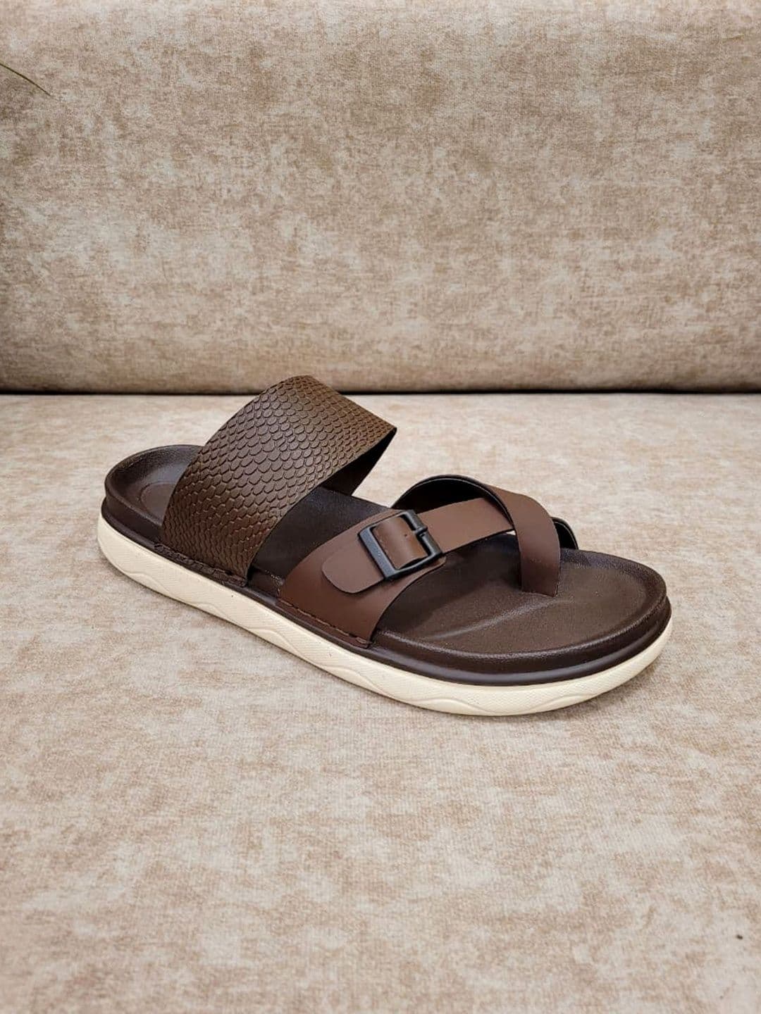 Layasa Men Slip-On thumbnail 2