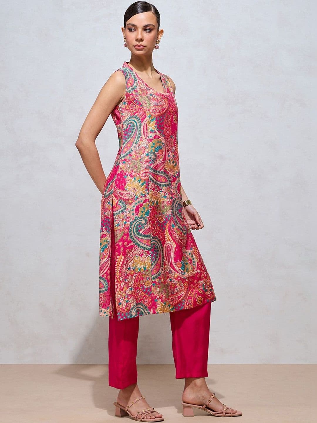 FLOWERVELLY Women Ethnic Motifs Printed Regular Kurta with Trousers thumbnail 2