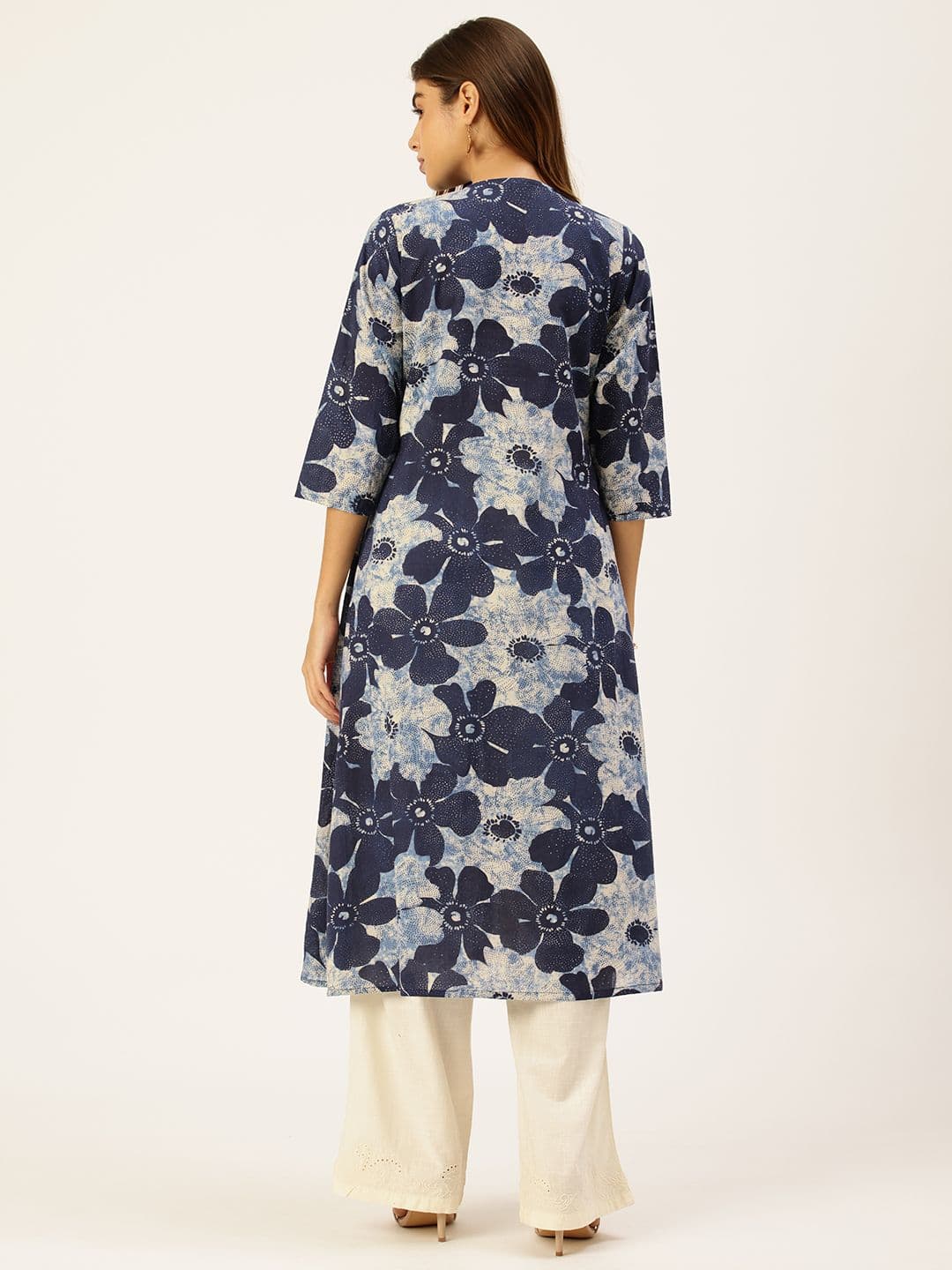 AMUKTI Women Floral Motifs Printed Anarkali Kurta thumbnail 4