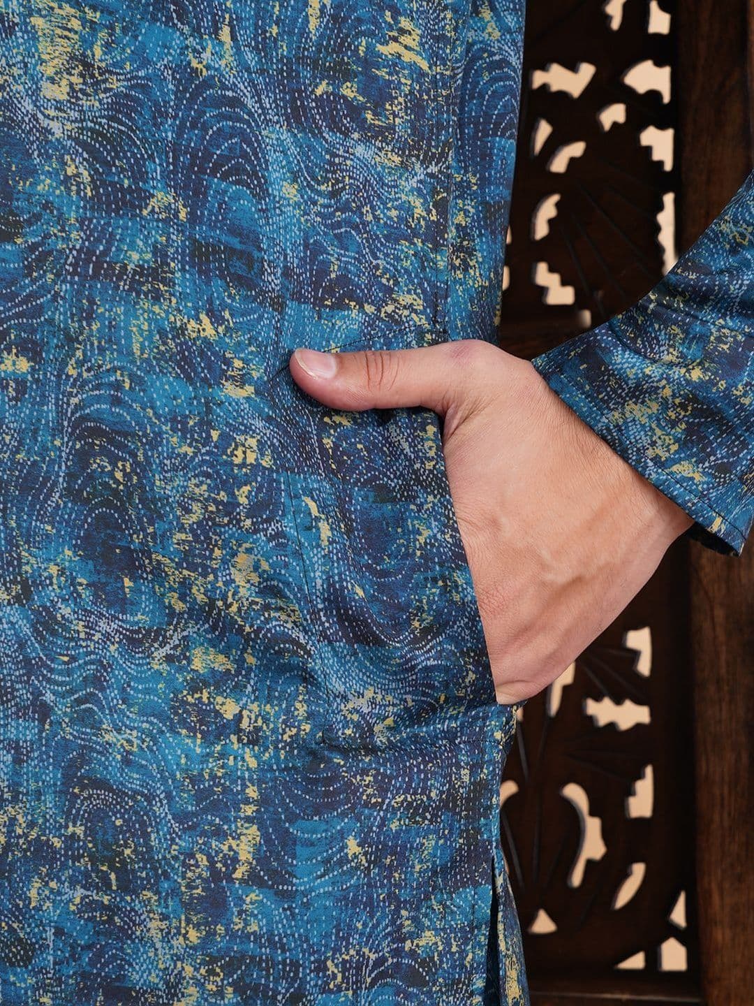 HERE&NOW Men Printed Indie Prints Kurta thumbnail 4