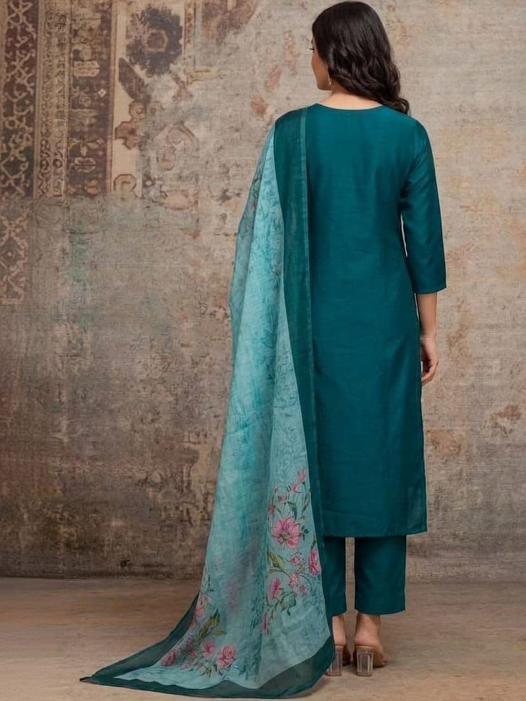 TIBAKKDI Women Ethnic Motifs Embroidered Regular Thread Work Kurta with Trousers & With Dupatta thumbnail 5