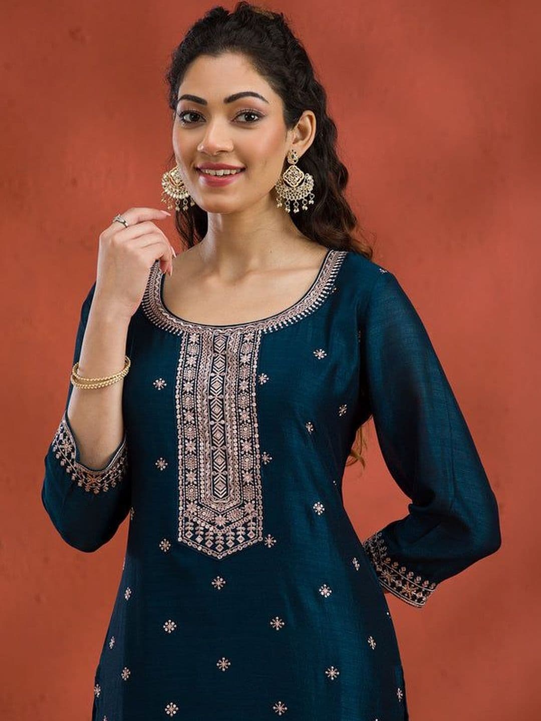 CLAVINET Women Ethnic Motifs Embroidered Regular Thread Work Kurta with Trousers & With Dupatta thumbnail 5