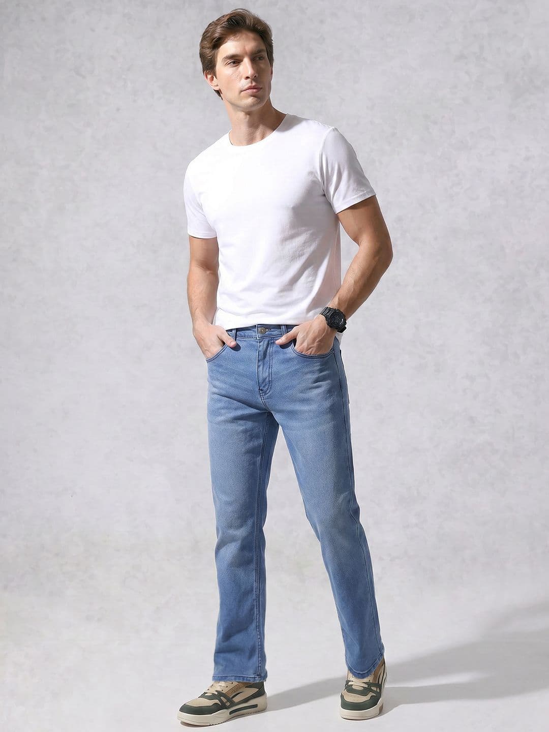 WROGN Men Anti Fit Light Fade Stretchable Jeans thumbnail 6