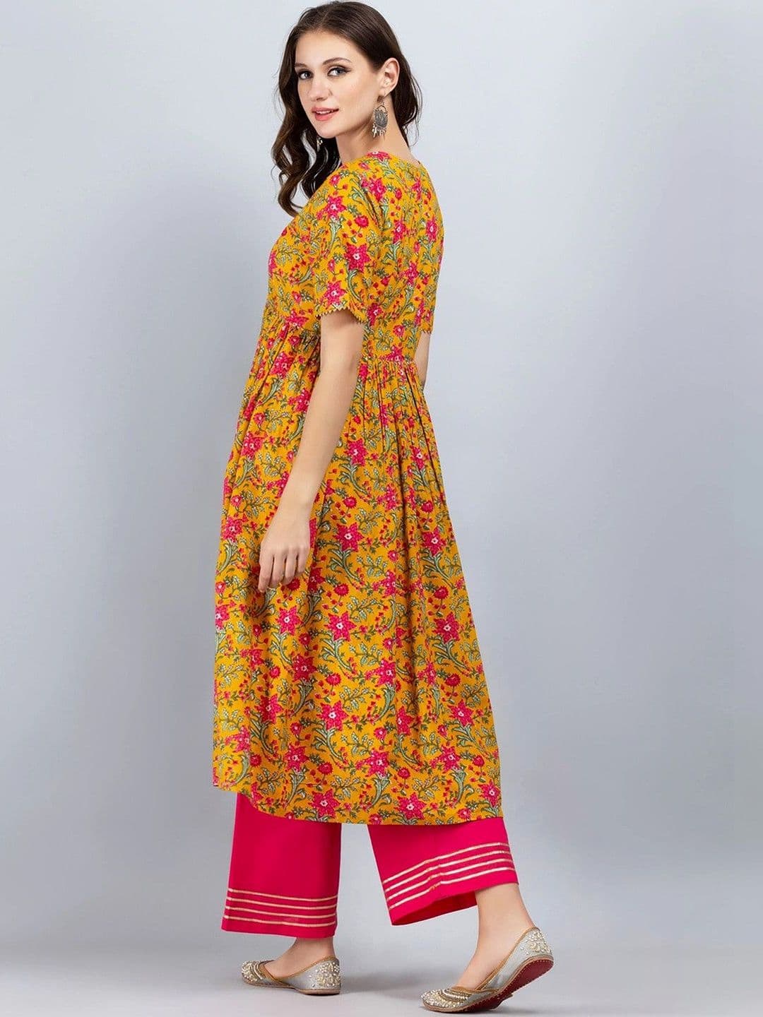 SAK JAIPUR Floral Printed V-Neck Empire Pure Cotton Gotta Patti Kurta With Palazzos thumbnail 2