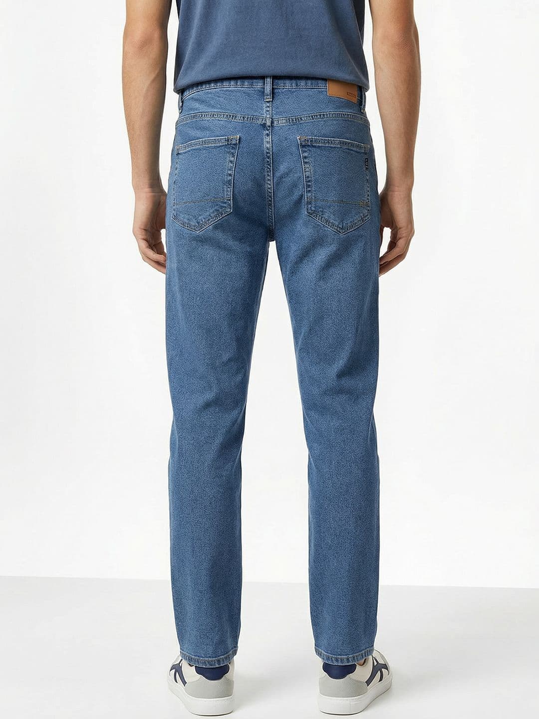 Aeropostale Men Regular Fit Mid-Rise Light Fade Stretchable Jeans thumbnail 5