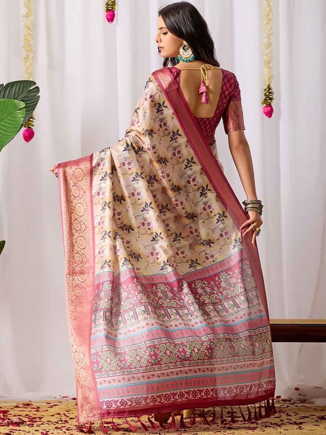HERE&NOW Floral Pure Cotton Jamdani Saree thumbnail 2