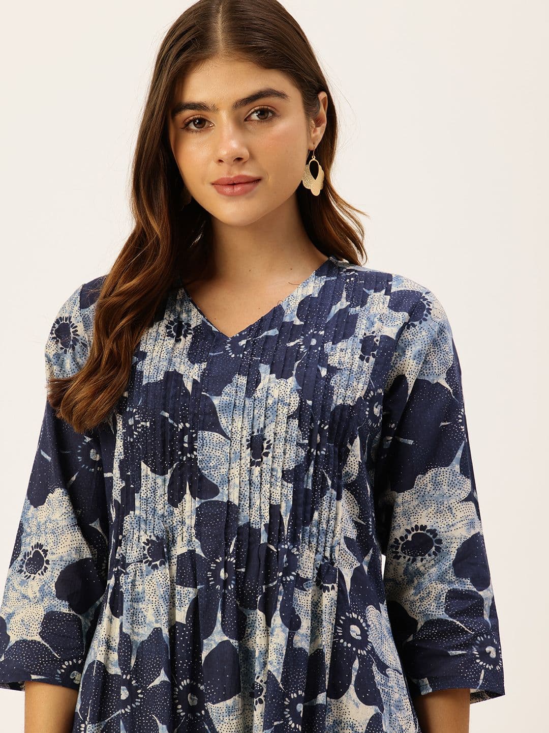AMUKTI Women Floral Motifs Printed Anarkali Kurta thumbnail 3