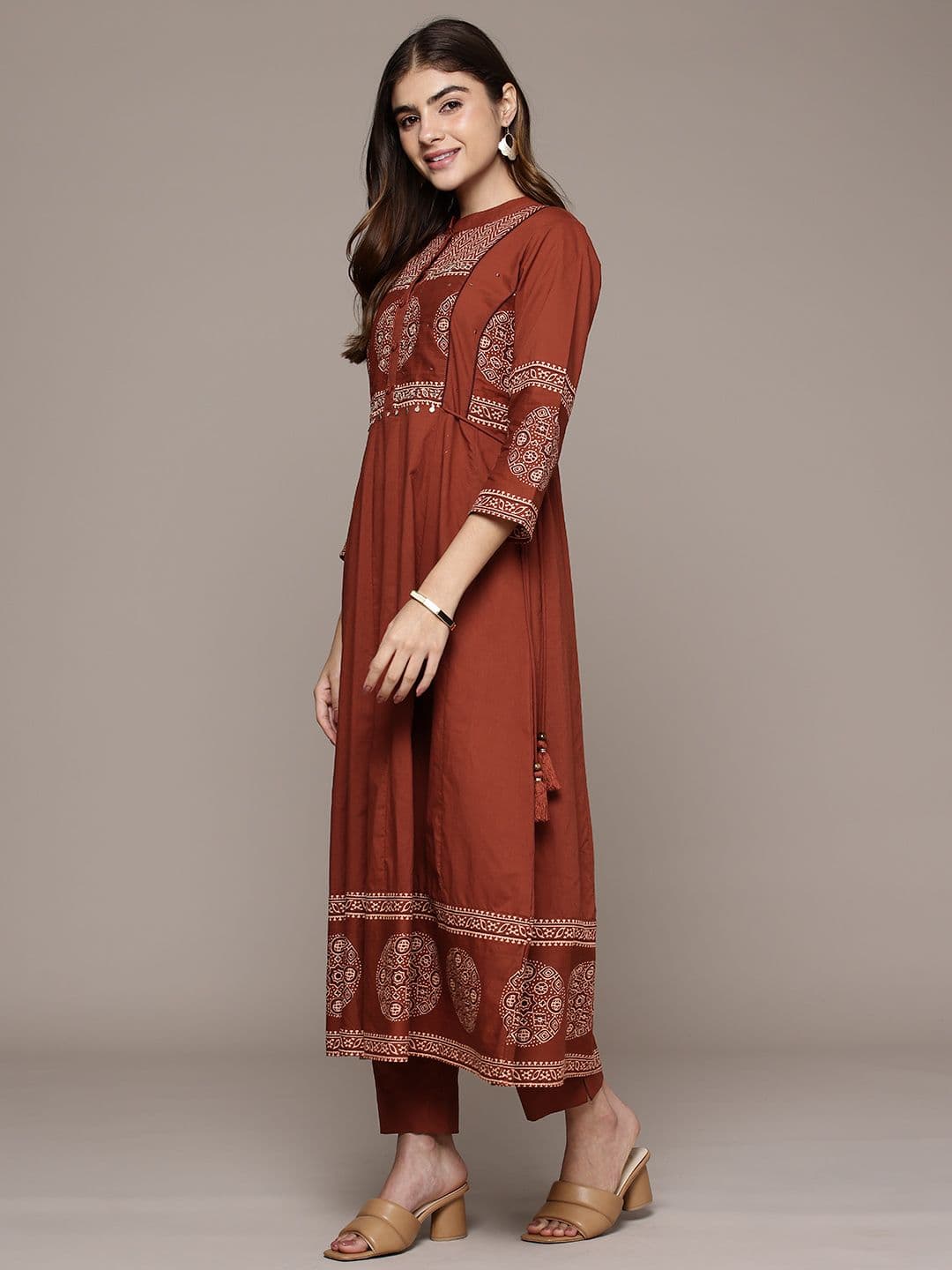 Cayman Ethnic Motifs Printed Regular Beads and Stones Pure Cotton Kurta Set thumbnail 6