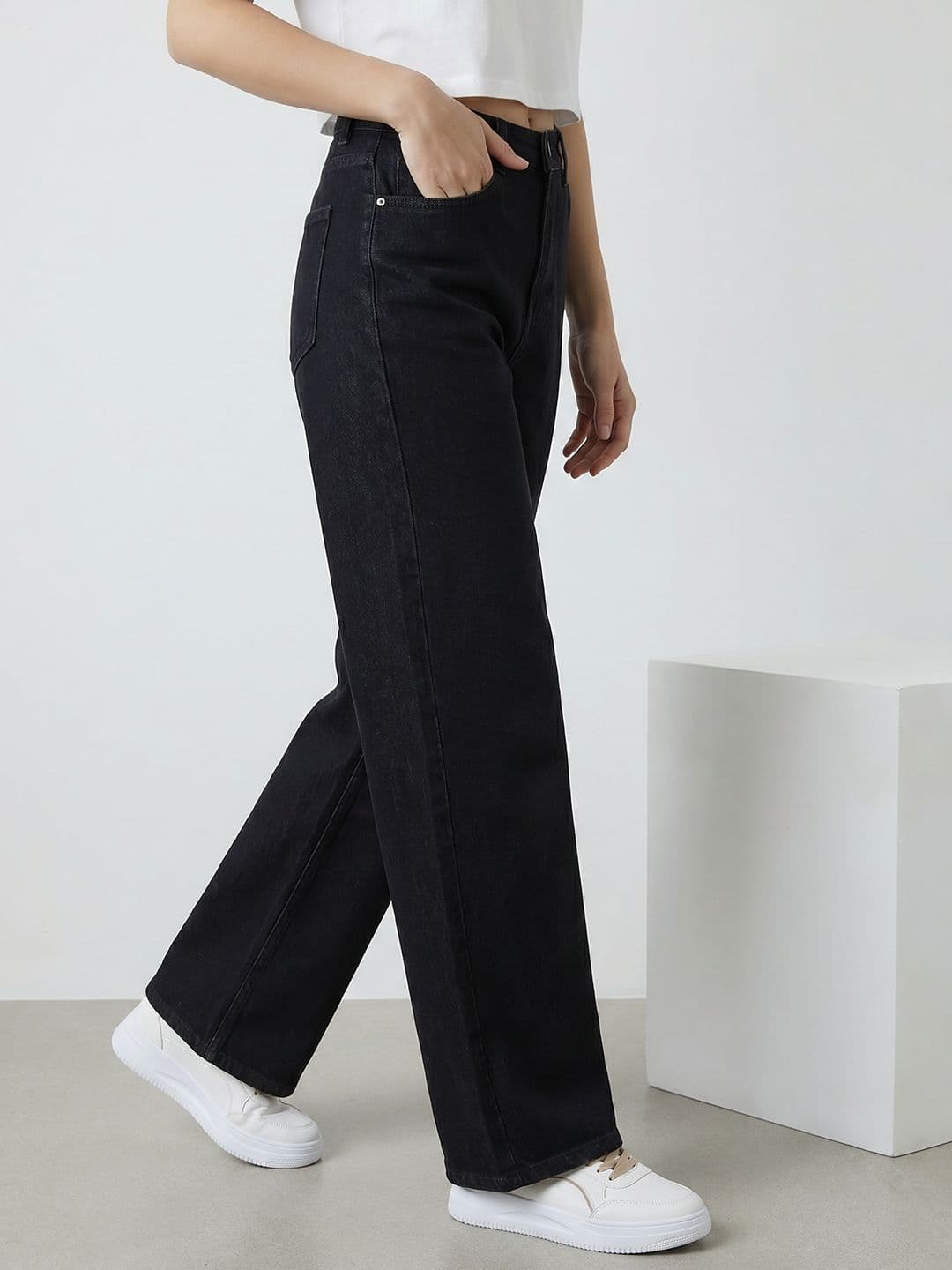 Mast & Harbour Women Relaxed Fit Stretchable Jeans - view 1