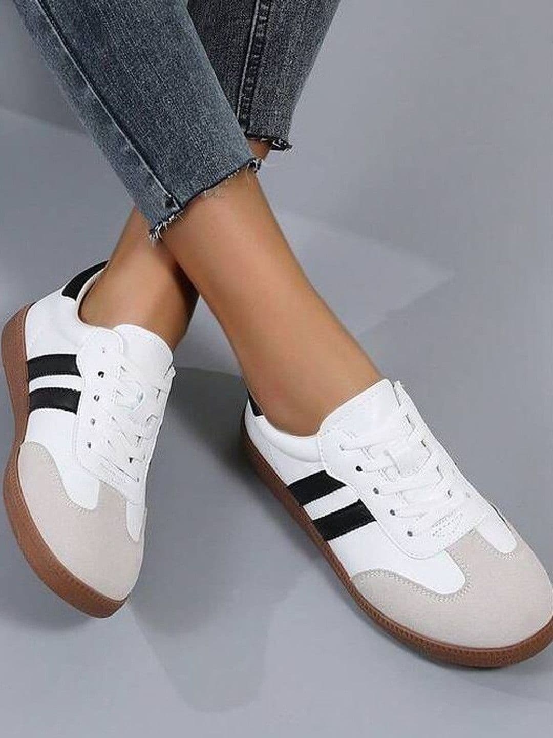 The Roadster Lifestyle Co Walking Non-Marking Sports Shoes thumbnail 3