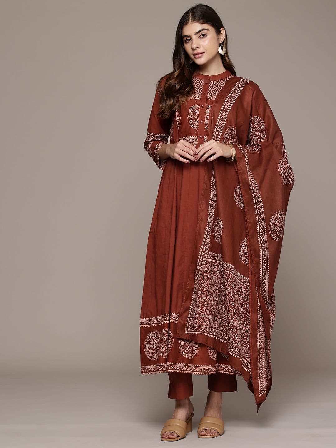 Cayman Ethnic Motifs Printed Regular Beads and Stones Pure Cotton Kurta Set thumbnail 5