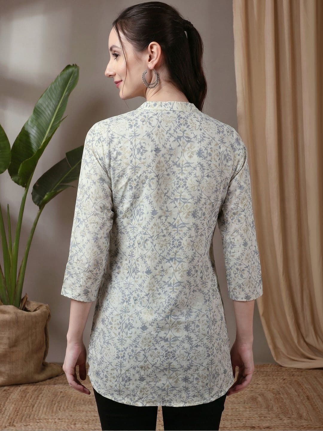 Sangria Floral Printed Pure Cotton Mandarin Collar Straight Short Kurti thumbnail 2
