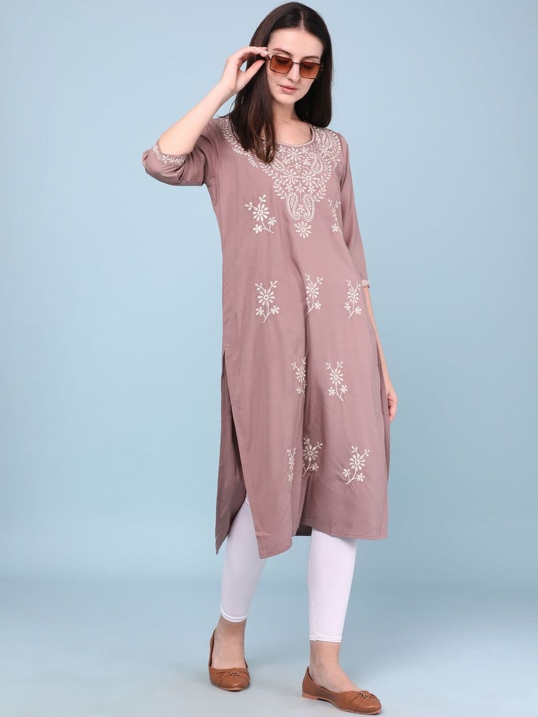 V-Mart Women Floral Embroidered Thread Work Kurta thumbnail 2