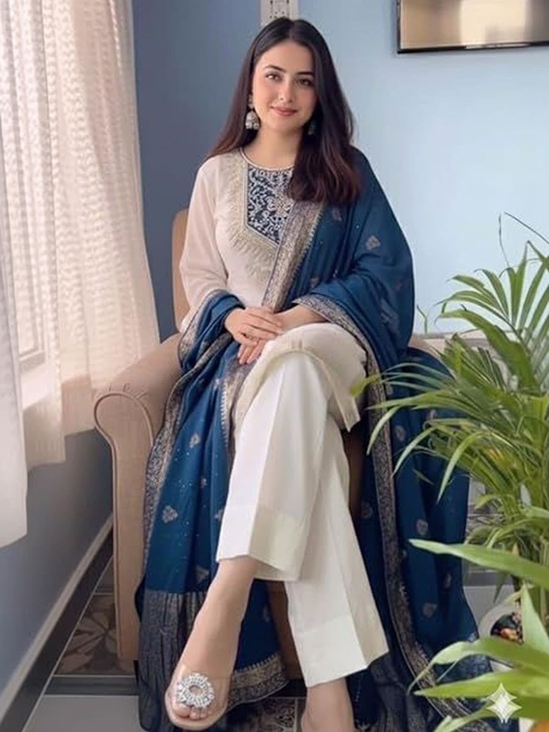 CLAVINET Women Ethnic Motifs Embroidered Regular Thread Work Kurta with Trousers & With Dupatta - view 1