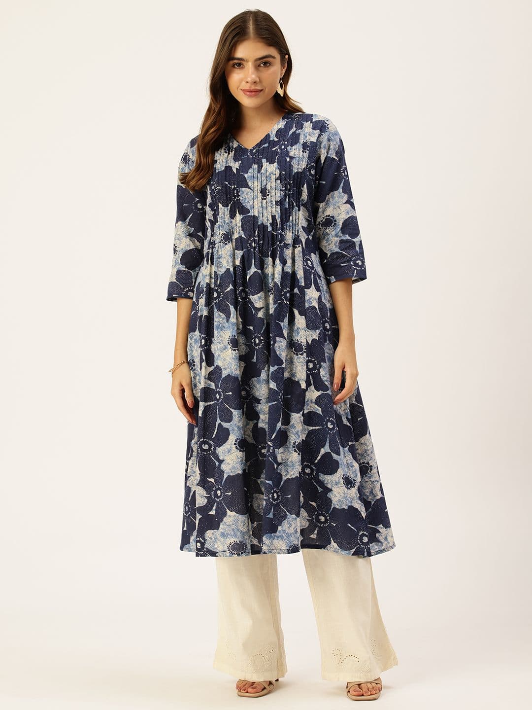 AMUKTI Women Floral Motifs Printed Anarkali Kurta - view 1
