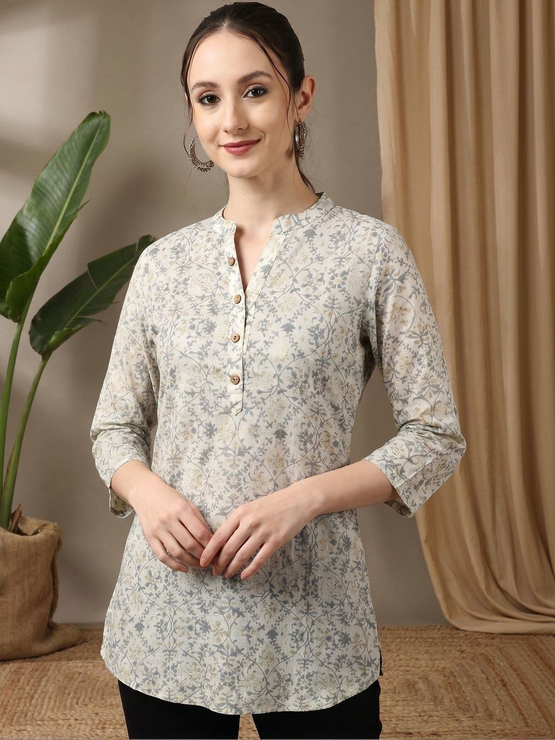 Sangria Floral Printed Pure Cotton Mandarin Collar Straight Short Kurti - view 1