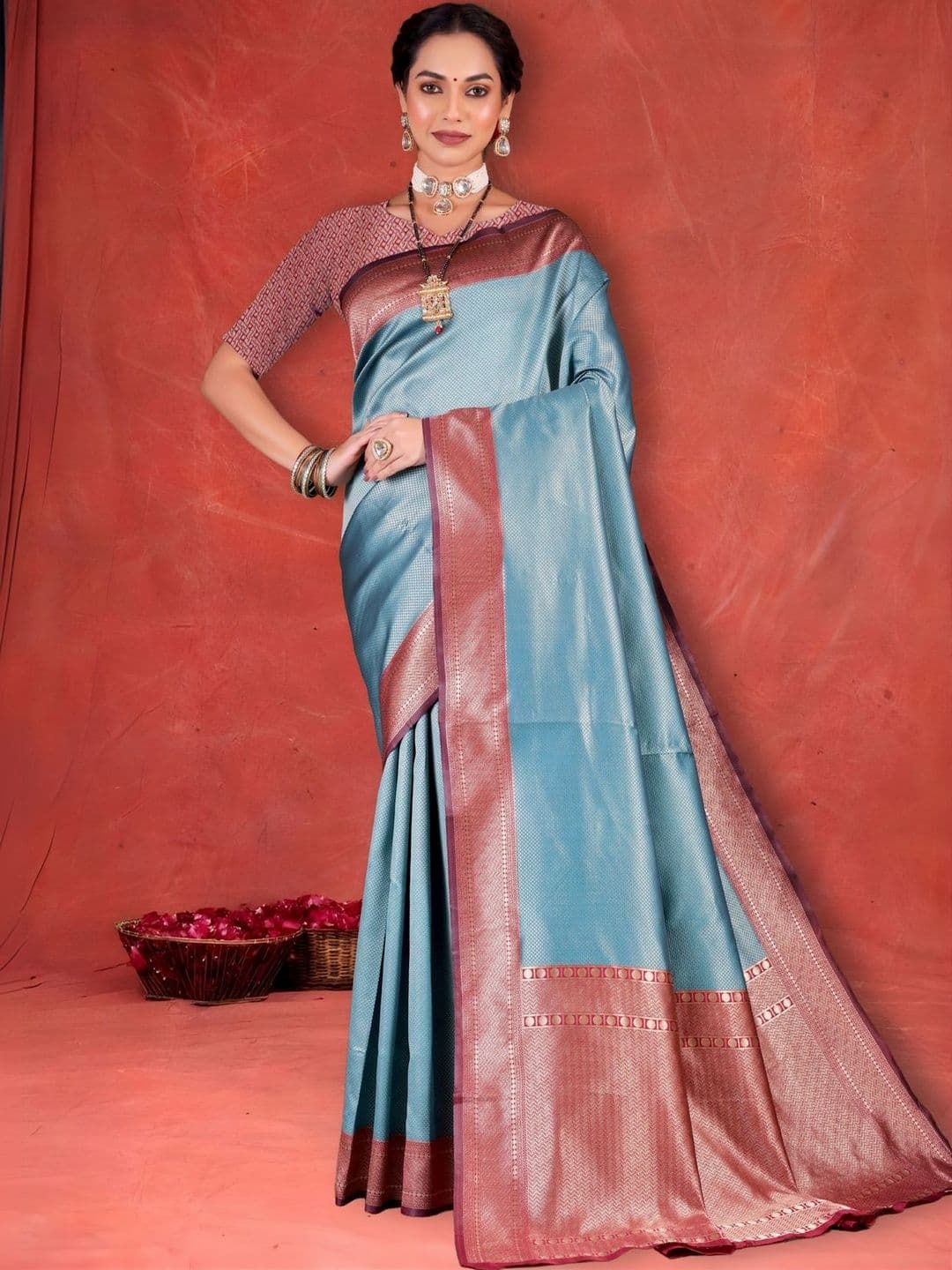 Sangria Blue Woven Design Zari Banarasi Saree With Unstitched Blouse thumbnail 3
