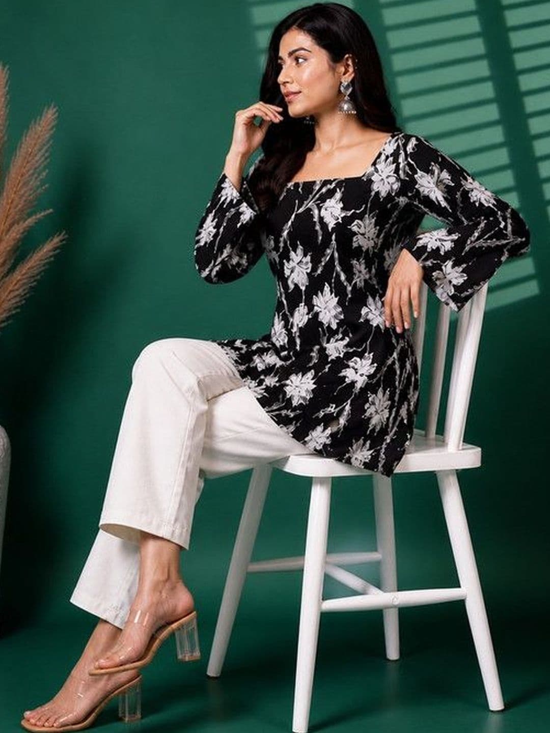 ALENJAN Floral Printed Square Neck Flared Sleeves Kurti thumbnail 4