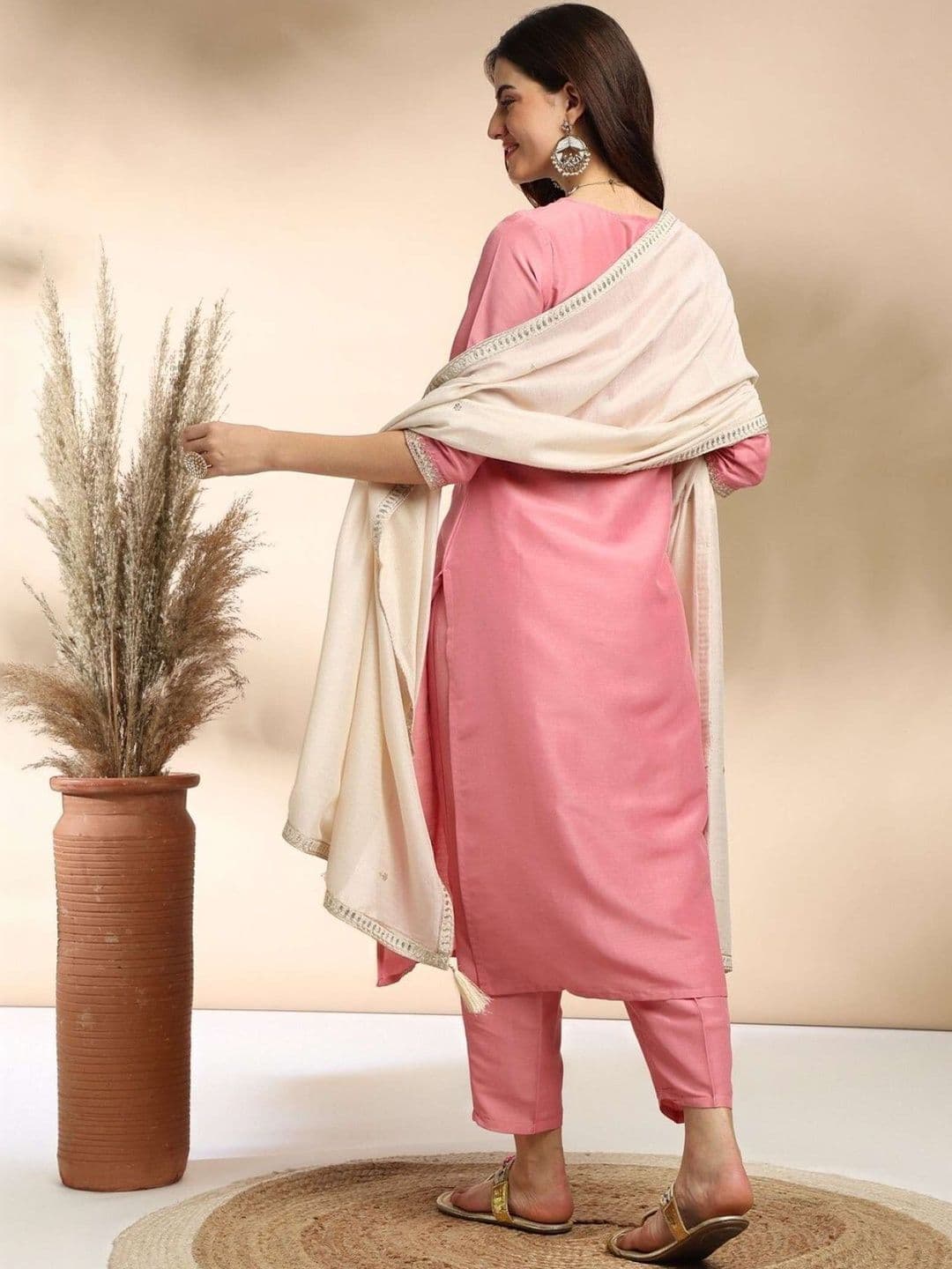 CLAVINET Women Ethnic Motifs Embroidered Regular Thread Work Kurta with Trousers & With Dupatta thumbnail 3