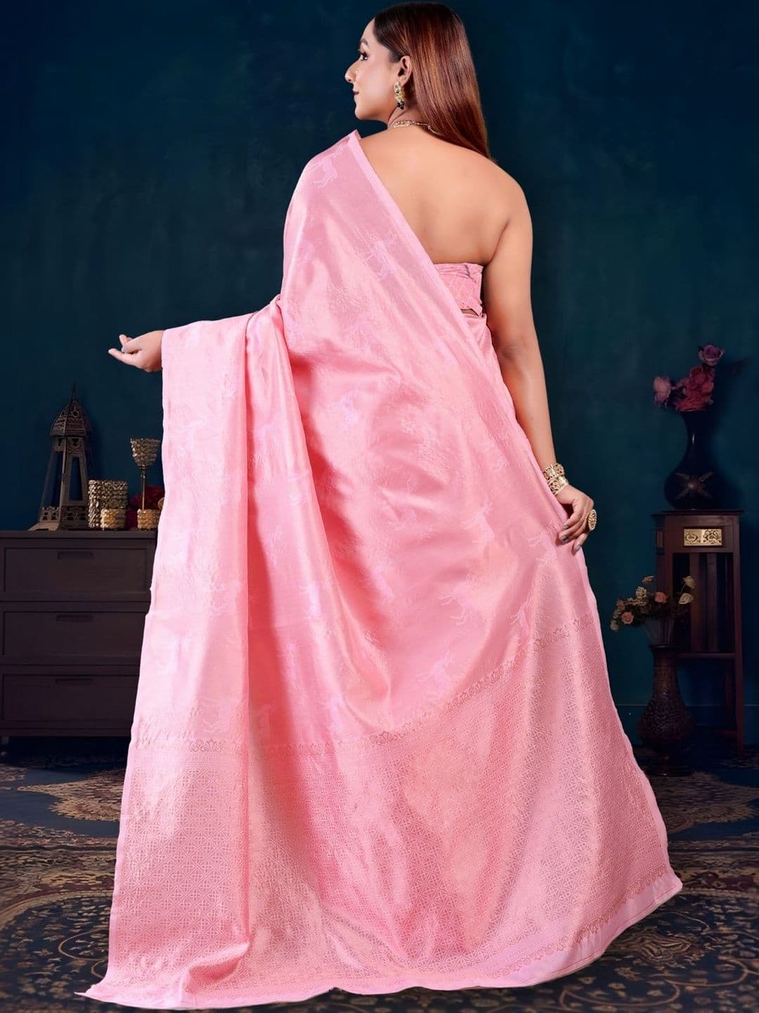 Sangria Light Pink Woven Design Zari Banarasi Saree With Unstitched Blouse thumbnail 4