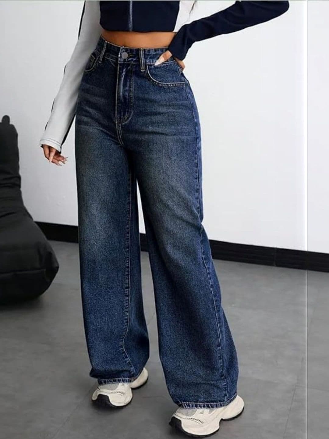 Crazeis Women Comfort Straight Fit High-Rise Light Fade Acid Wash Stretchable Jeans thumbnail 4