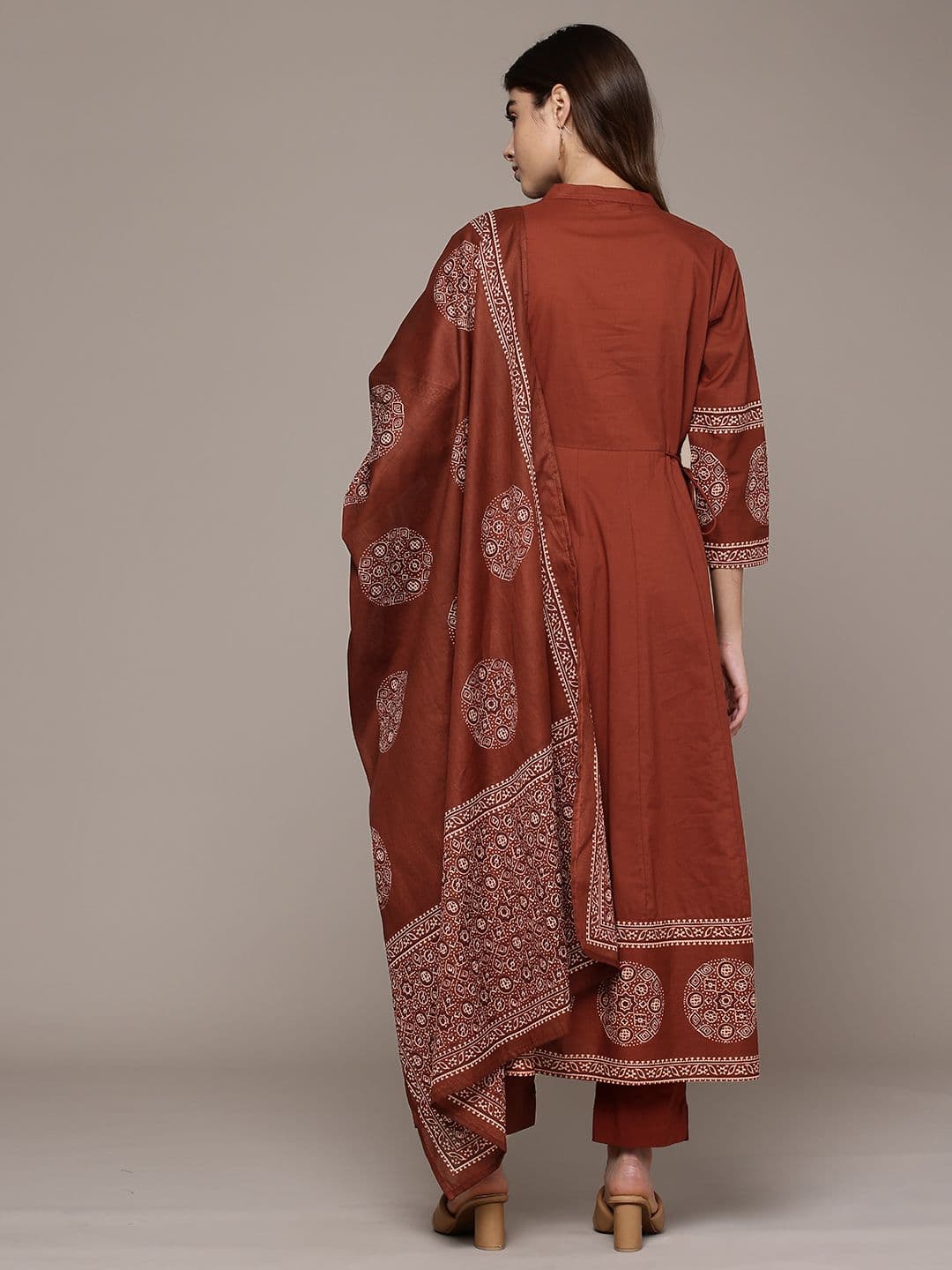 Cayman Ethnic Motifs Printed Regular Beads and Stones Pure Cotton Kurta Set thumbnail 4